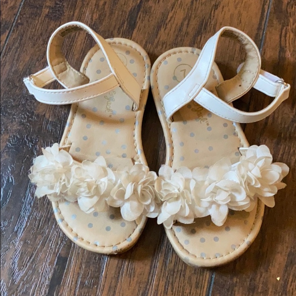 Sandals size 7 toddler